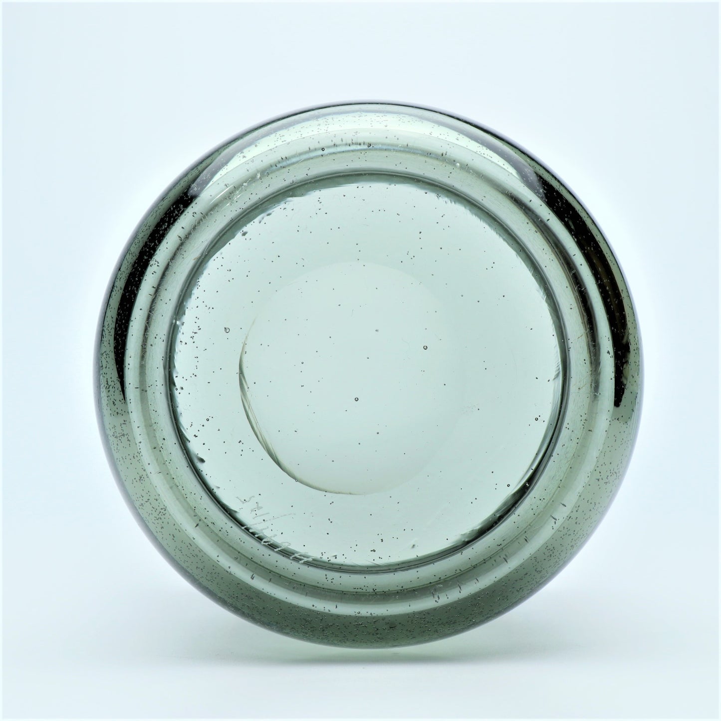 Carborundum Grey Vase / Erik Hoglund